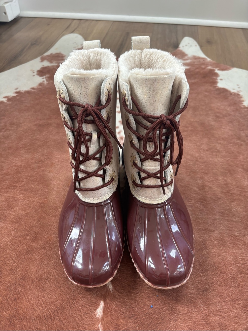 Jack Rogers Scalloped Chloe Boot in burgundy and gold NWOT size 9